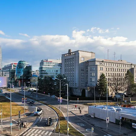 Coburg Palace Apartment